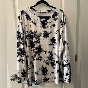 Tie Die Long Sleeve T-shirt